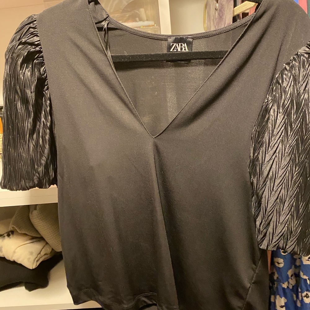 Zara black top puff sleeves